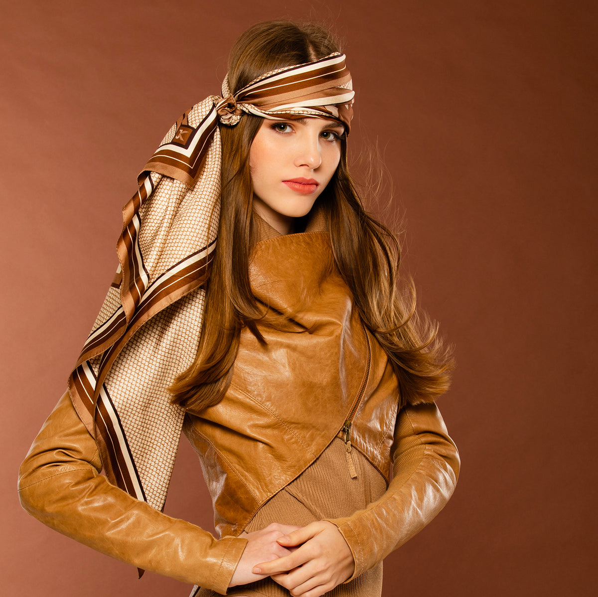 Clasic logo silk scarf